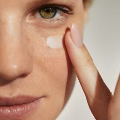 Balsam pod oczy Wellosophy Gładkość i Nawilżenie 15 ml