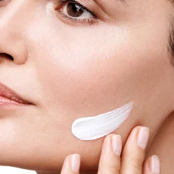 Krem na noc Optimals Even Out 50 ml