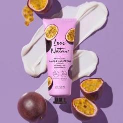 Ochronny krem do rąk i paznokci Love Nature z organiczną marakują 75 ml