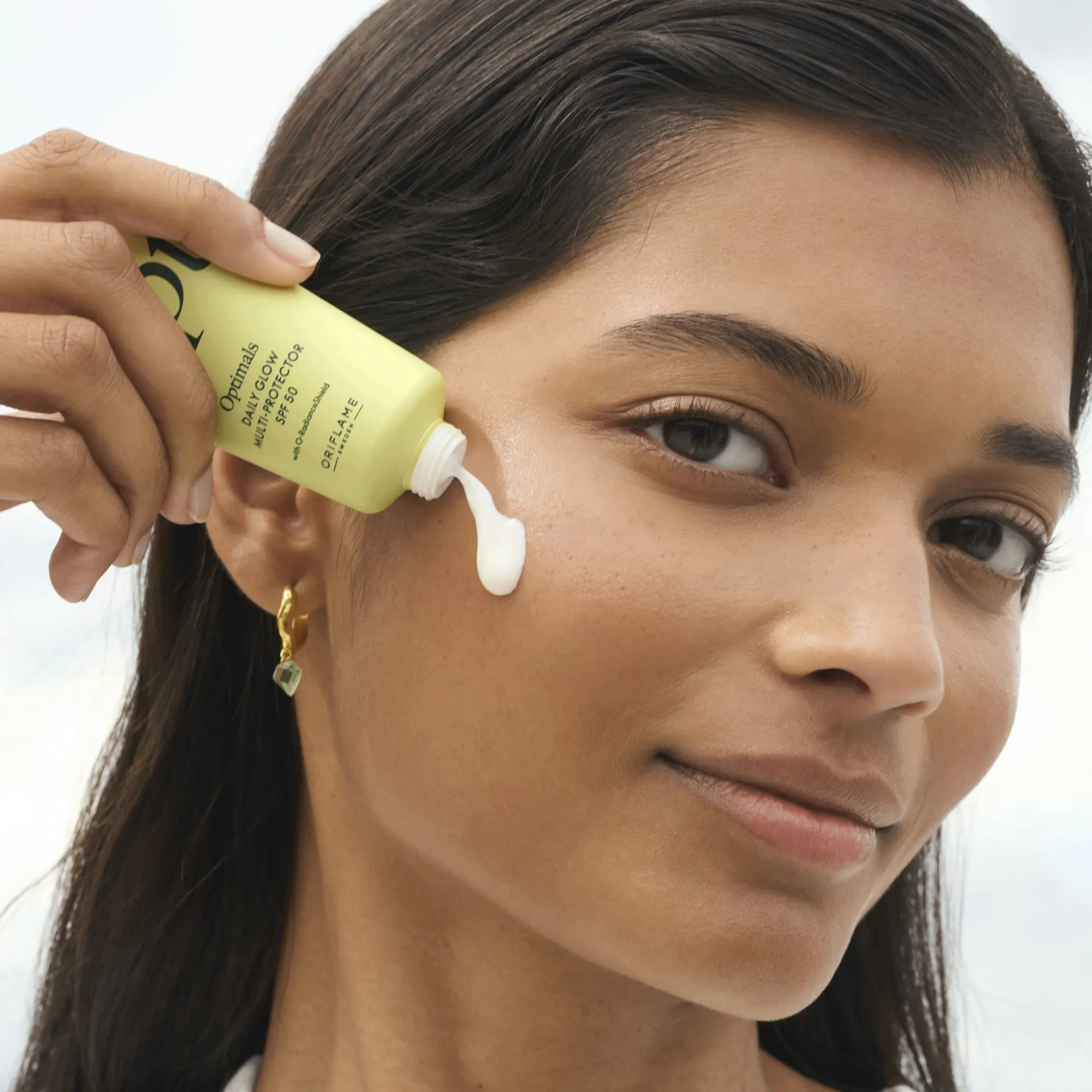 Ochronny krem rozświetlający Opt Optimals Daily Glow SPF 50 30 ml