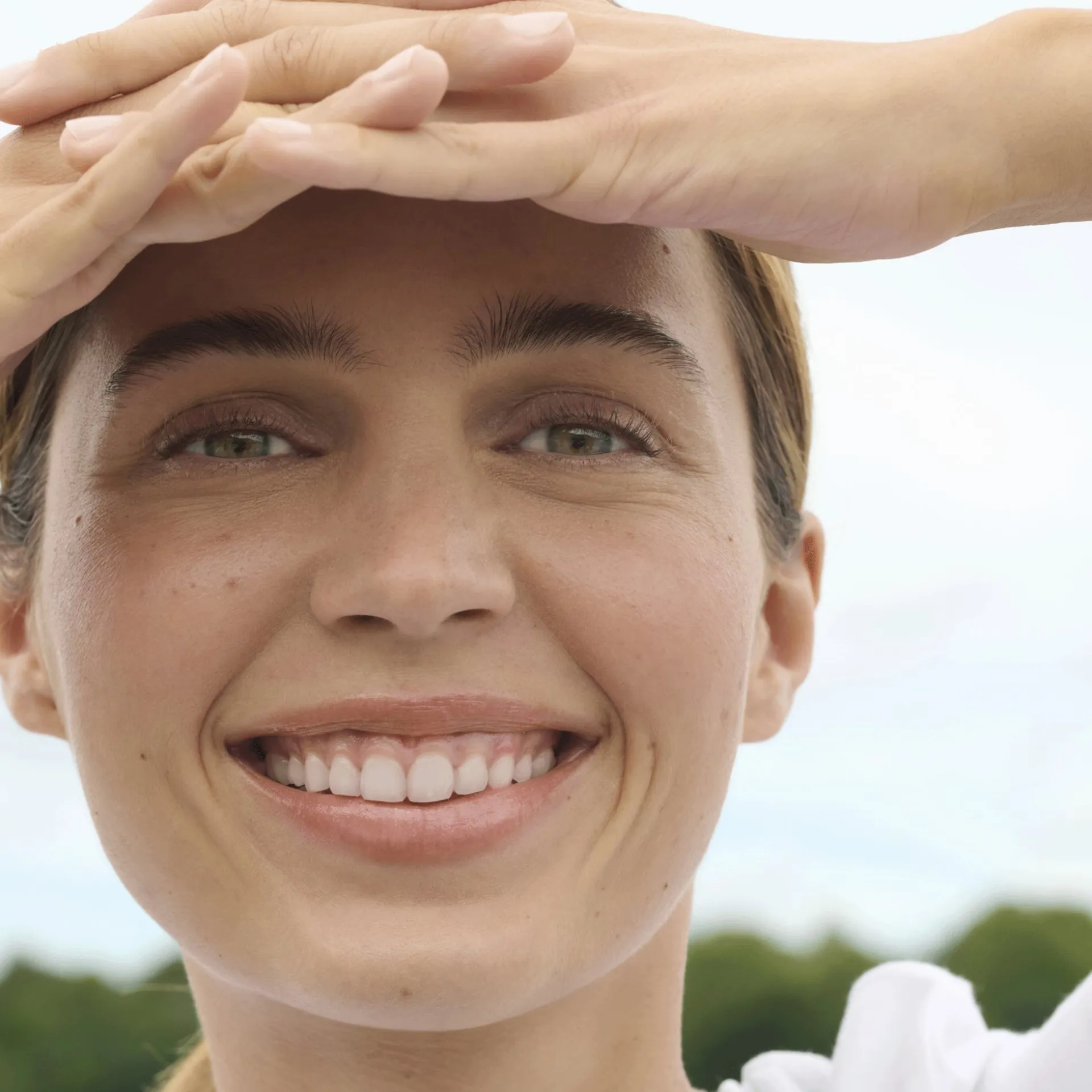 Ochronny krem rozświetlający Opt Optimals Daily Glow SPF 50 30 ml