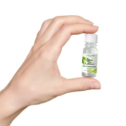 Oczyszczający olejek Love Nature z organicznym drzewem herbacianym i limonką 10 ml