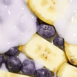 Odżywcza maska do włosów bez spłukiwania Love Nature Up-Loved z kwiatem bananowca z upcyklingu i organicznymi acai 150 ml