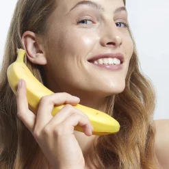 Odżywcza maska do włosów bez spłukiwania Love Nature Up-Loved z kwiatem bananowca z upcyklingu i organicznymi acai 150 ml