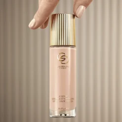Podkład odmładzający na bazie serum Giordani Gold SPF 12 + UVA 4224130 ml