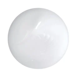 Rozświetlający żel do mycia twarzy Essentials z witaminą E i B3 125 ml