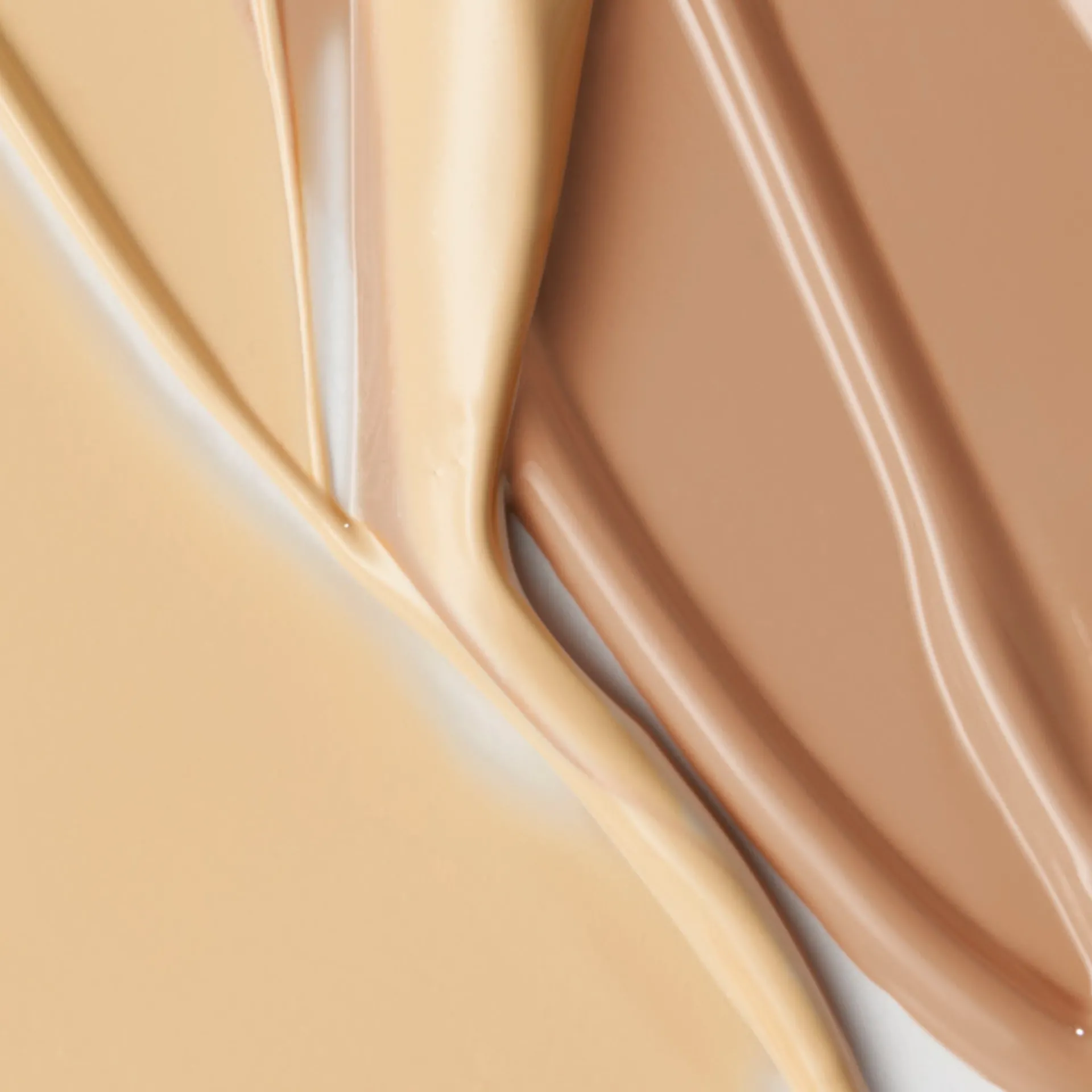 Trwały podkład mineralny Giordani Gold SPF 20 4210230 ml