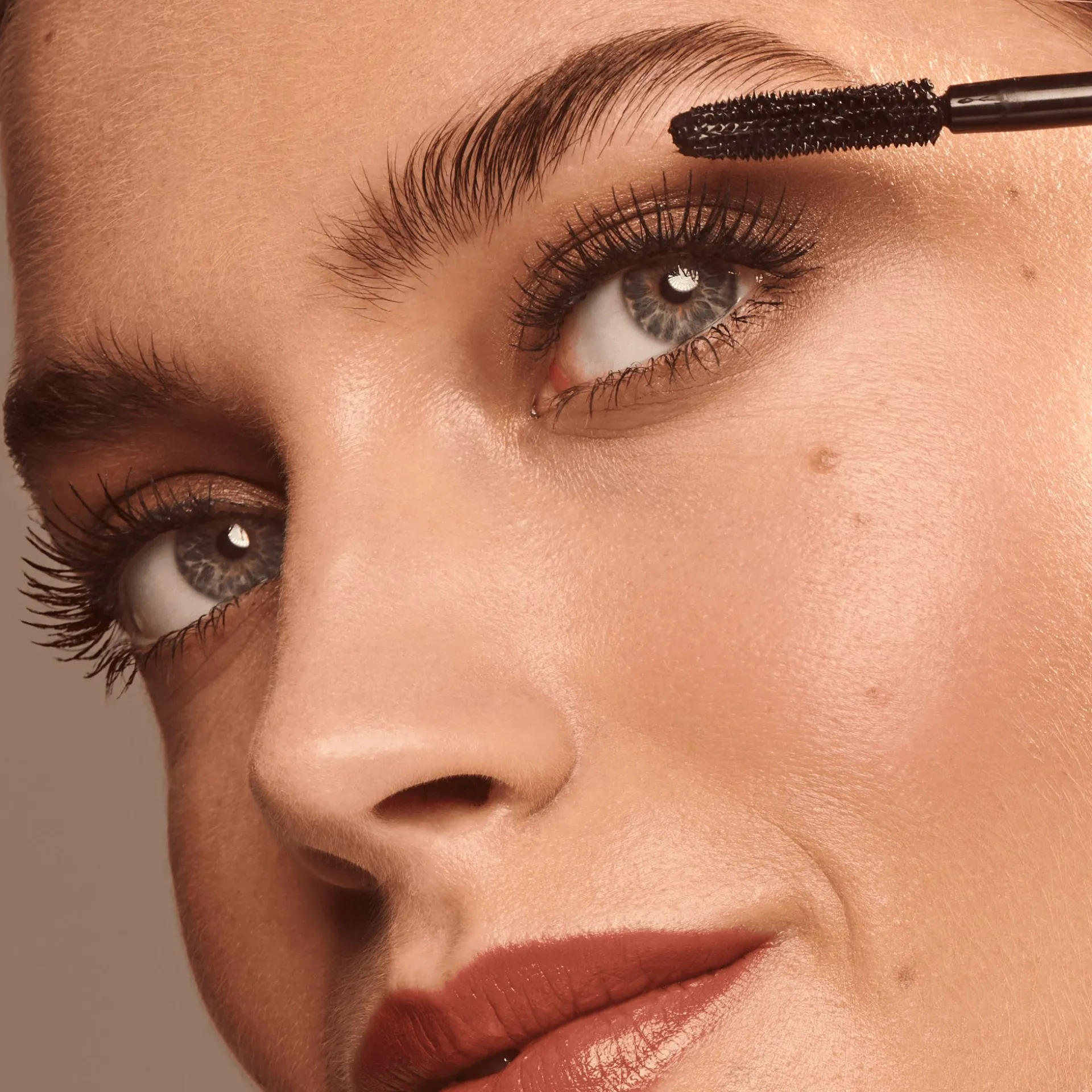 Tusz do rzęs Giordani Gold Iconic - Black 8 ml