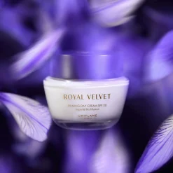 Ujędrniający krem na dzień SPF 20 Royal Velvet 50 ml