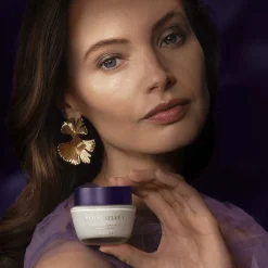 Ujędrniający krem na dzień SPF 20 Royal Velvet 50 ml