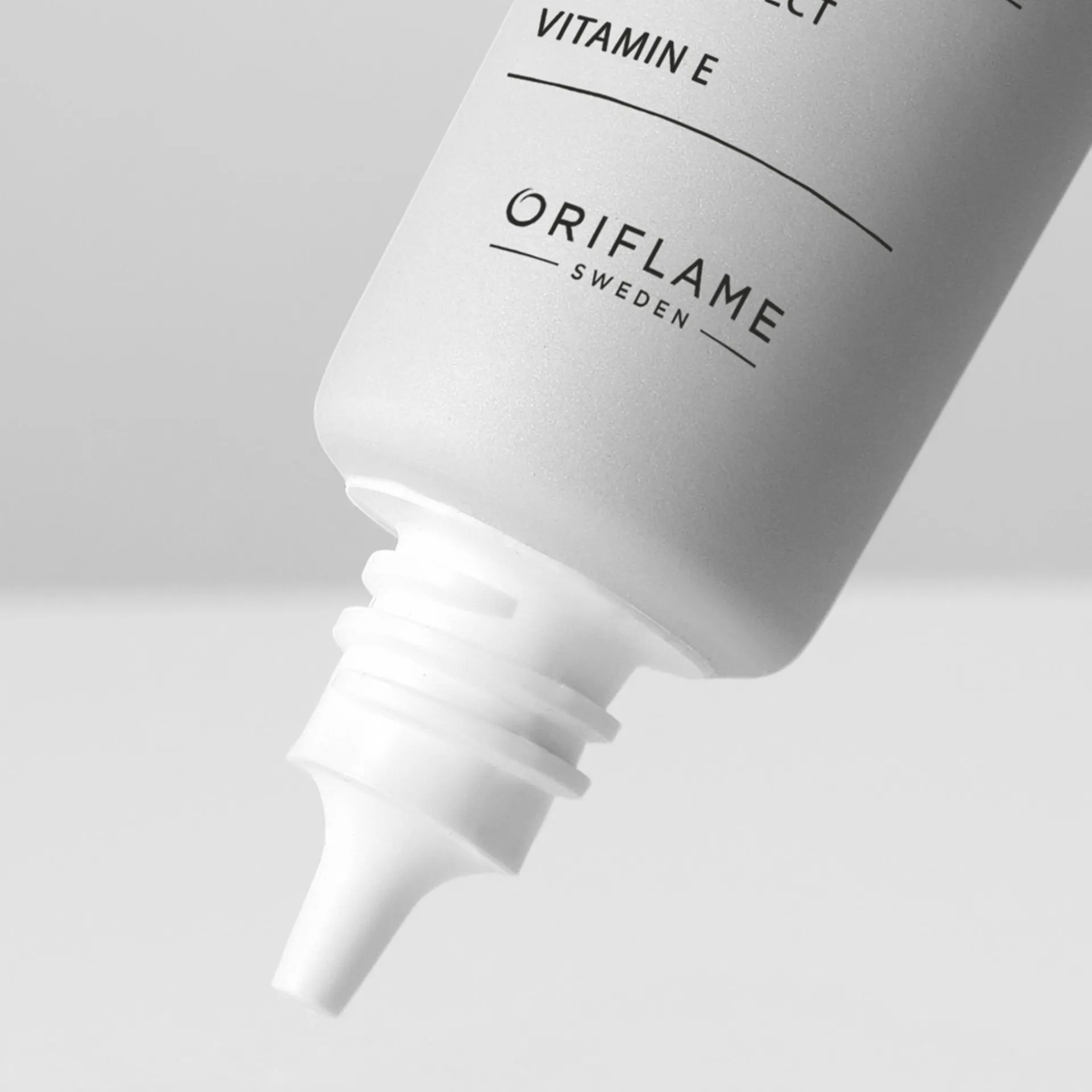 Ultralekki ochronny krem na dzień Novage+ Proceuticals SPF 50 30 ml