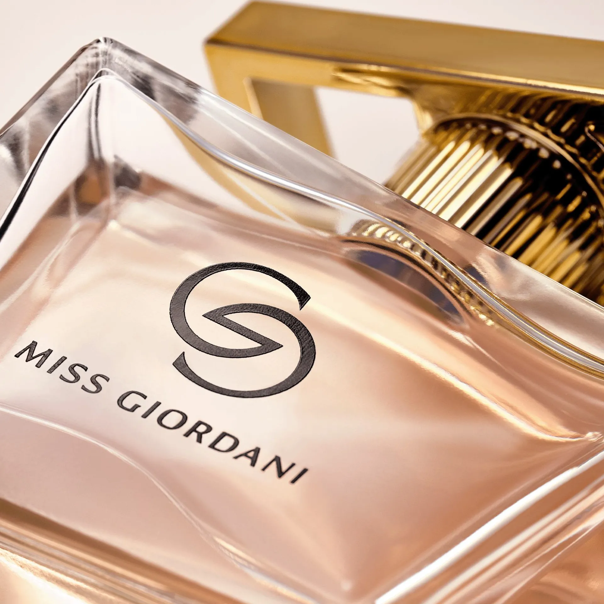 Woda perfumowana Giordani Gold Miss Giordani 50 ml