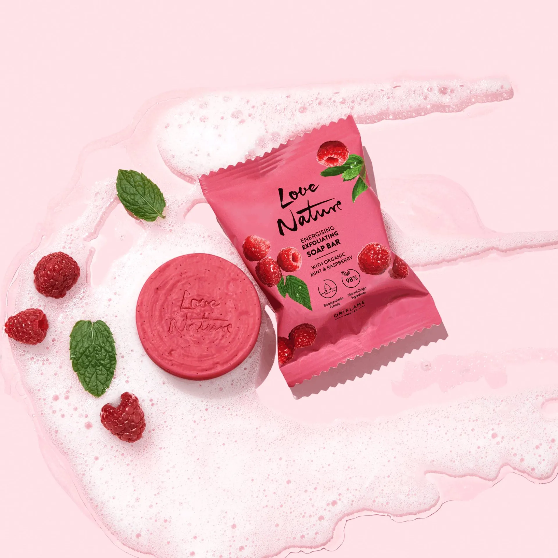Złuszczające mydło Love Nature z organiczną miętą i maliną 75 g